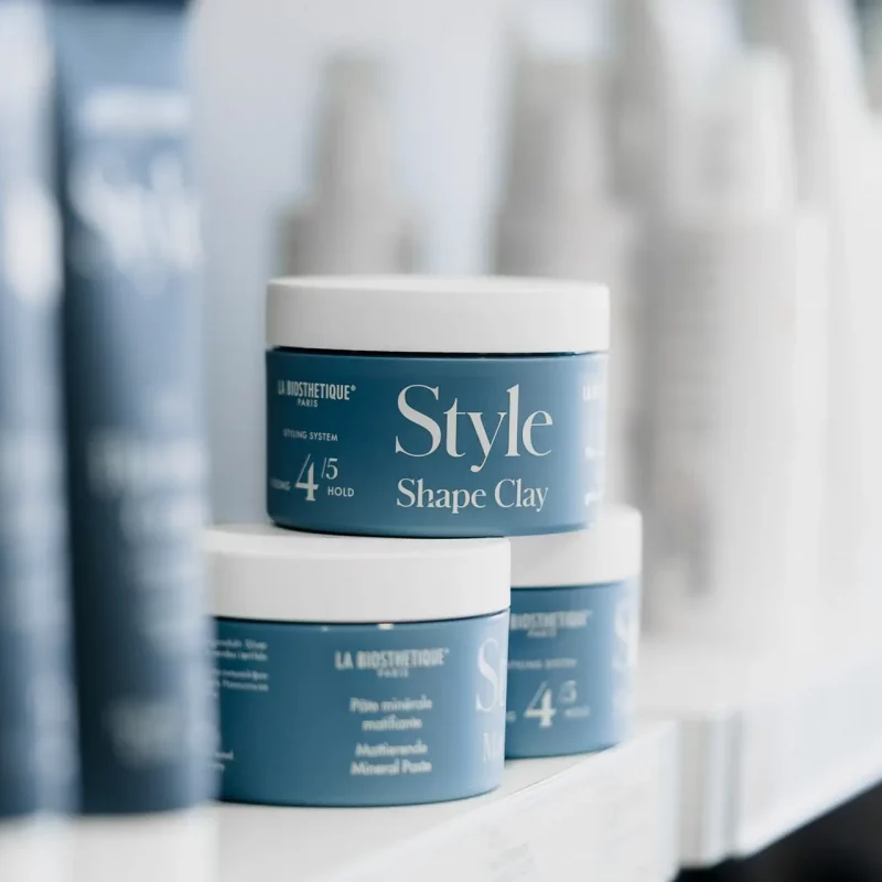 Haarkosmetik von la biosthetique auf einem Regal