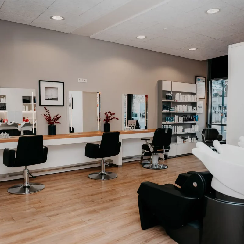 Erster moderner Coworking Friseursalon mit eleganter Einrichtung in Mannheim Sandhofen.