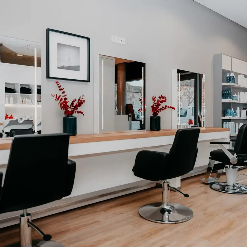 Erster moderner Coworking Friseursalon mit eleganter Einrichtung in Mannheim Sandhofen.